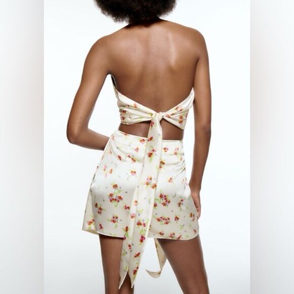 💎 Zara Satin Floral Crop Top - Picture 2 of 9